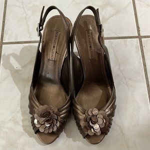 Bandolino banquet heels